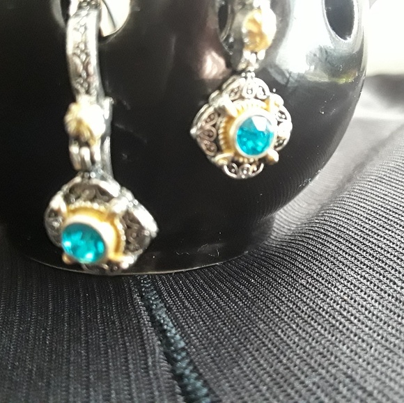 💦 Vintage Aqua drop earrings.💦 - Picture 3 of 3